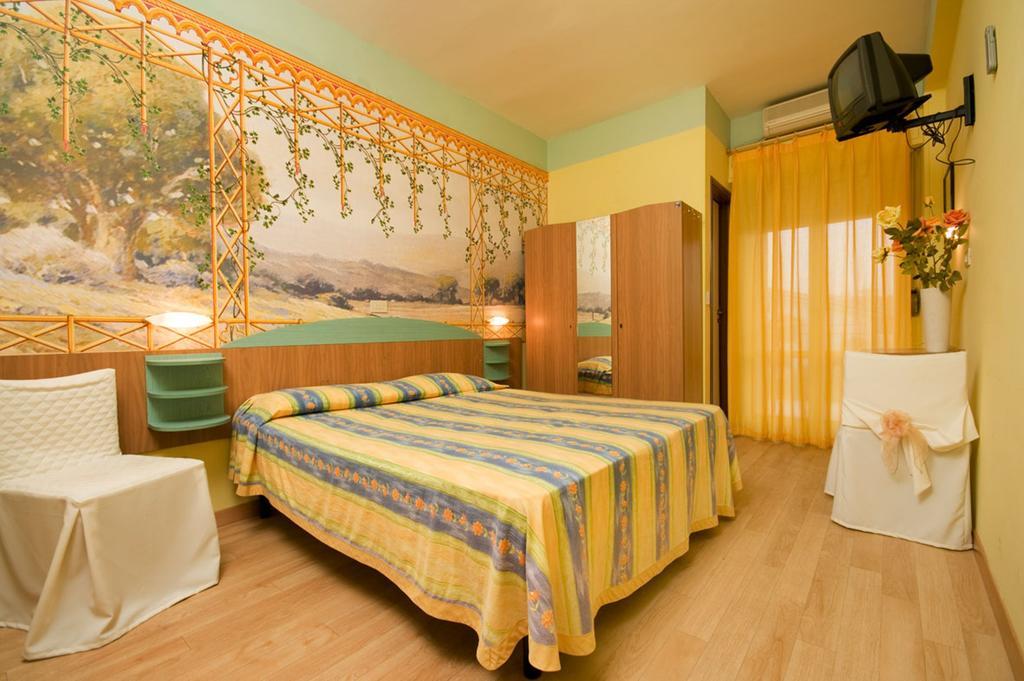 Hotel Mocambo Piscina E Spiaggia San Benedetto del Tronto Szoba fotó
