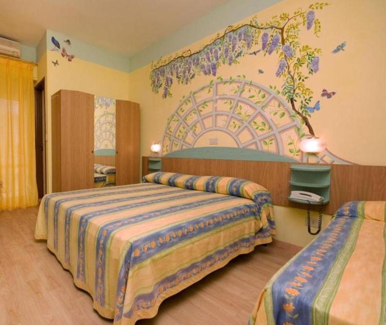 Hotel Mocambo Piscina E Spiaggia San Benedetto del Tronto Kültér fotó