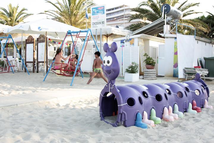 Hotel Mocambo Piscina E Spiaggia San Benedetto del Tronto Kültér fotó
